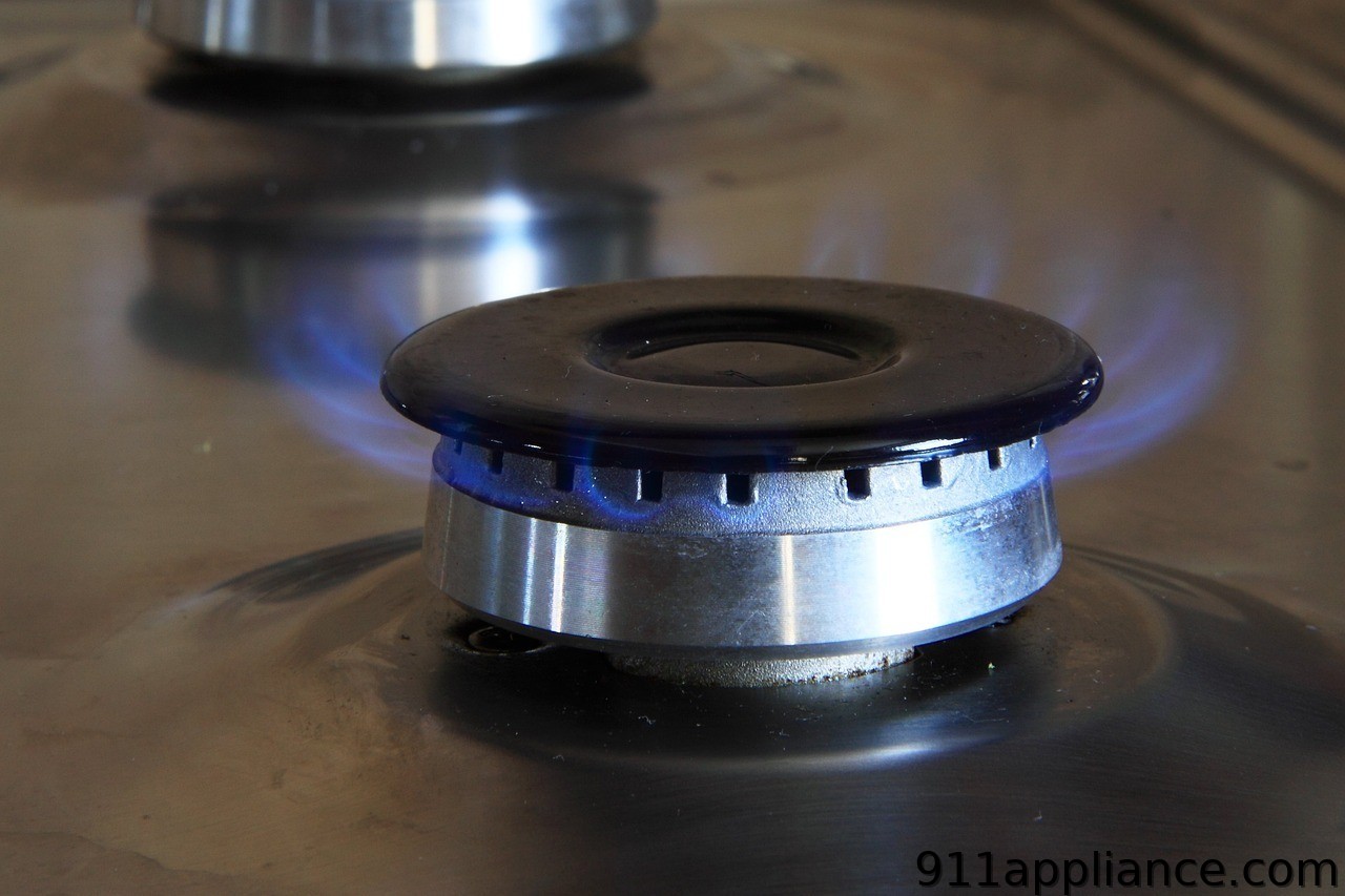 Gas burner with blue flame