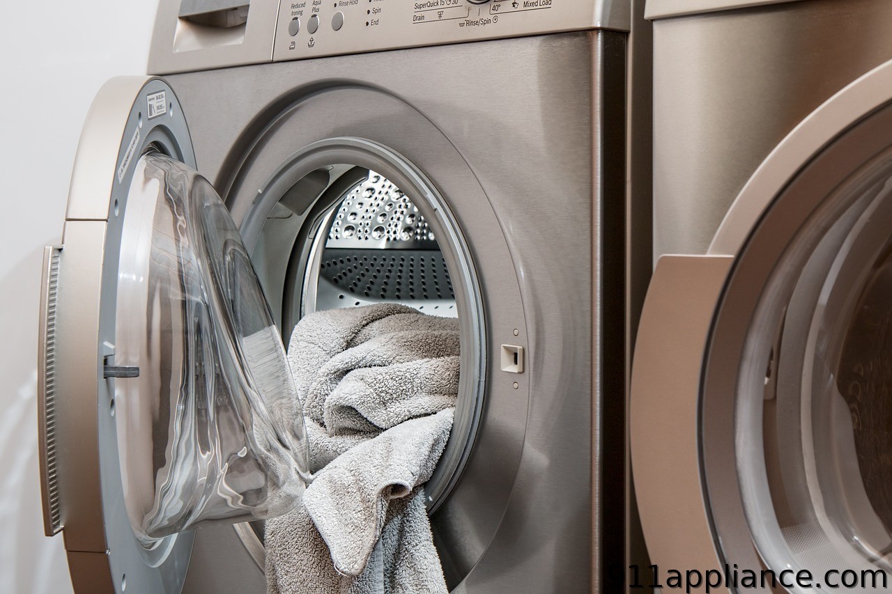 Washing machine with clean laundry